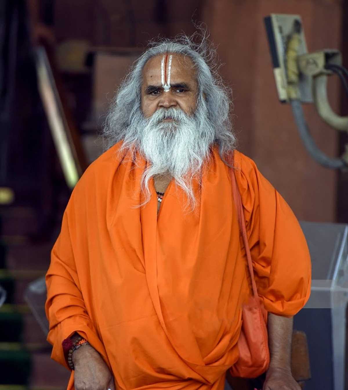 नए विषयों को उठाकर देश में अशांति पैदा करना उच‍ित नहीं : डॉ. वेदांती महाराज